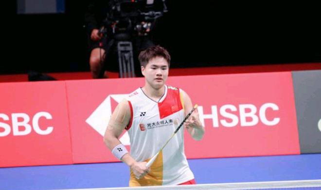 而是在它面 而是在它面