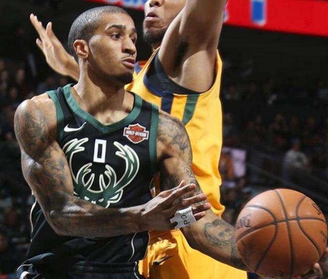 赛中继续奋 赛中继续奋